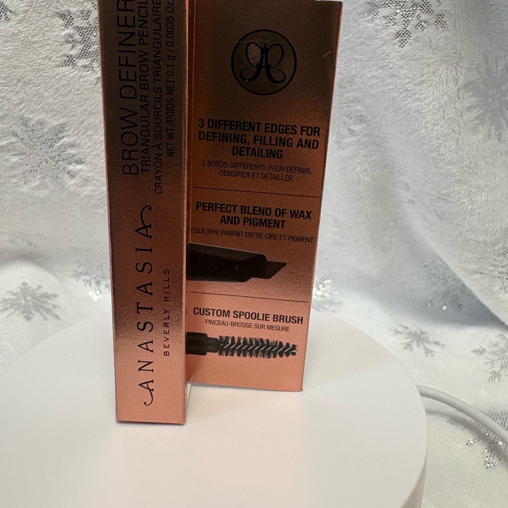 Anastasia Beverly Hills Brow Definer in Dark Brown